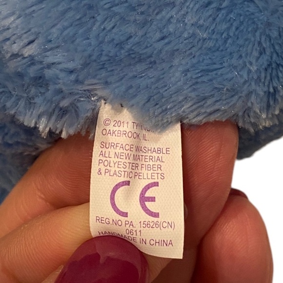 TY Beanie Boos FAIRBANKS the 7" Plush Blue Penguin Santa Hat Retired Solid Eyes - Picture 8 of 10